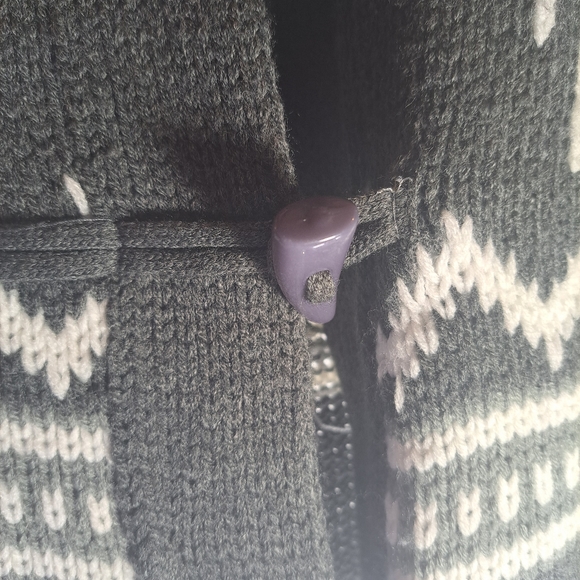 RD Style Cardigan Gray And White With Reindeer - Picture 5 of 5